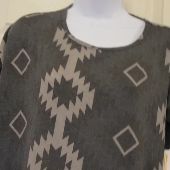 *  3/$15 LuLaRoe Irma Tunic XXS 2XS NWT$36 Gray Aztec Print Oversized High Low - Picture 2 of 4